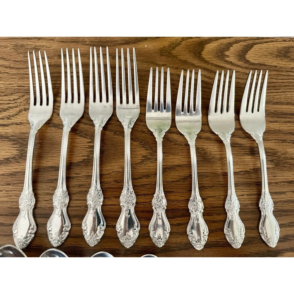 Reed & Barton HIGHGROVE Silverware‎ 18/10 Stainless Flatware Set 20 DISCONTINUED